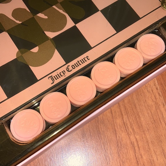 Brand New in Box Original Juicy Couture Checkers Set - Picture 6 of 10